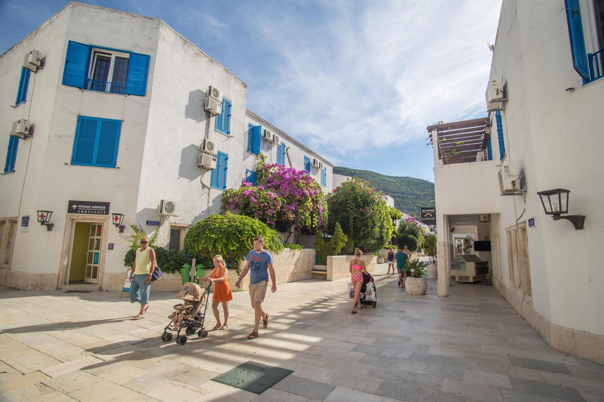 Hotel Slovenska Plaza Standard Budva Exterior foto