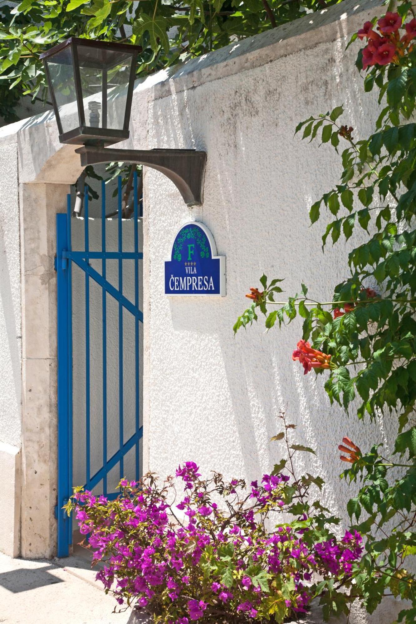 Hotel Slovenska Plaza Standard Budva Exterior foto