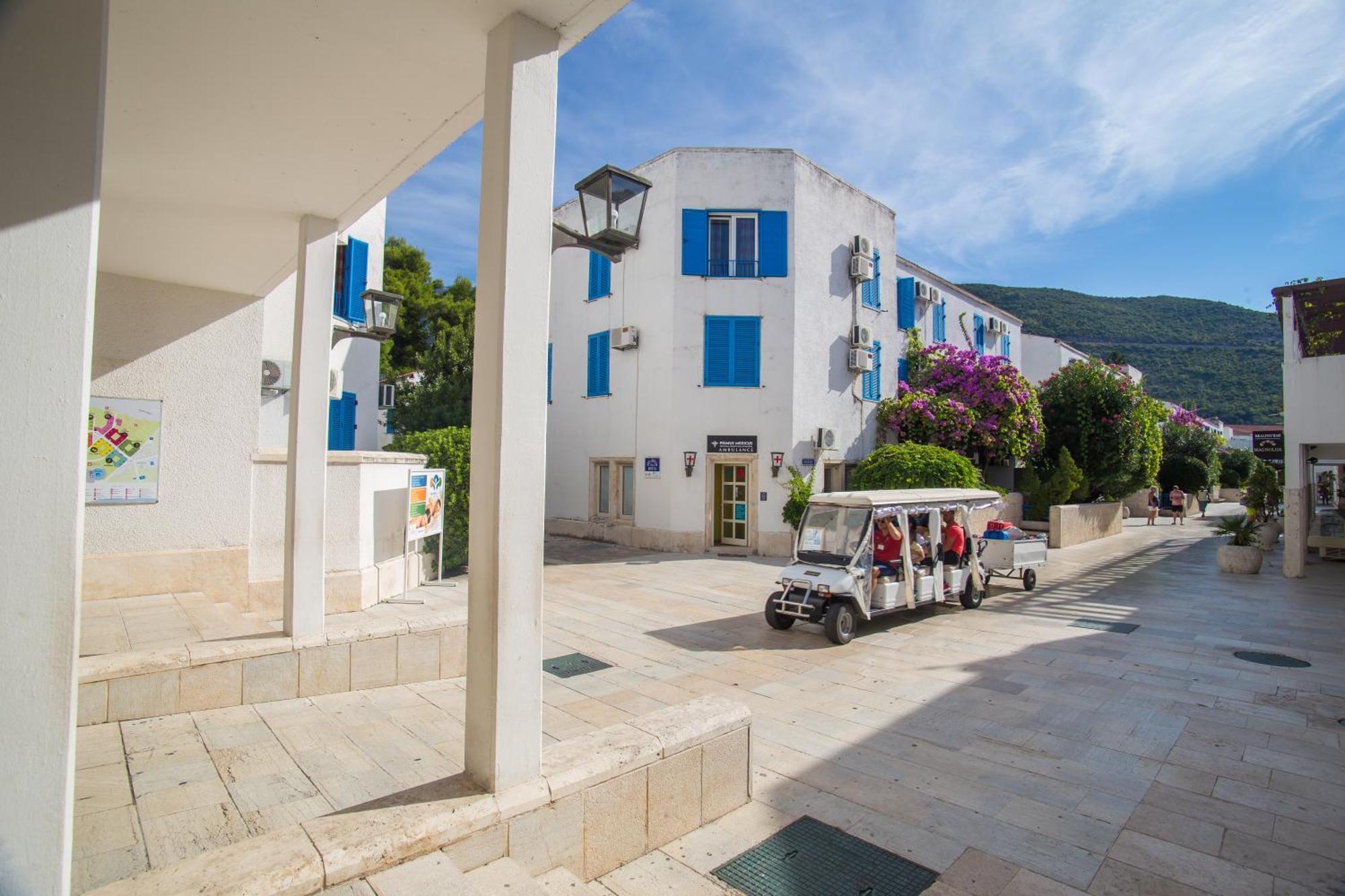 Hotel Slovenska Plaza Standard Budva Exterior foto