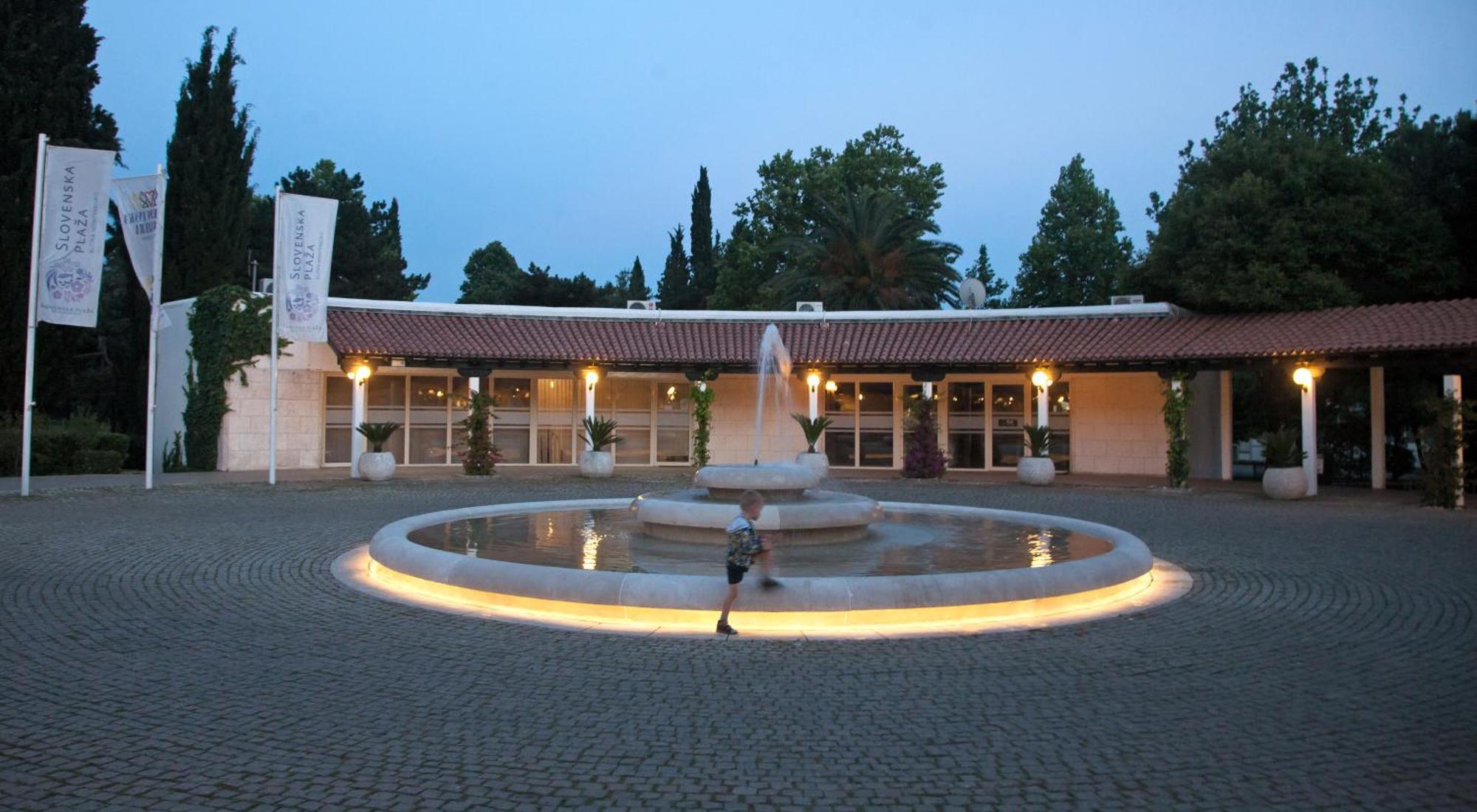 Hotel Slovenska Plaza Standard Budva Exterior foto