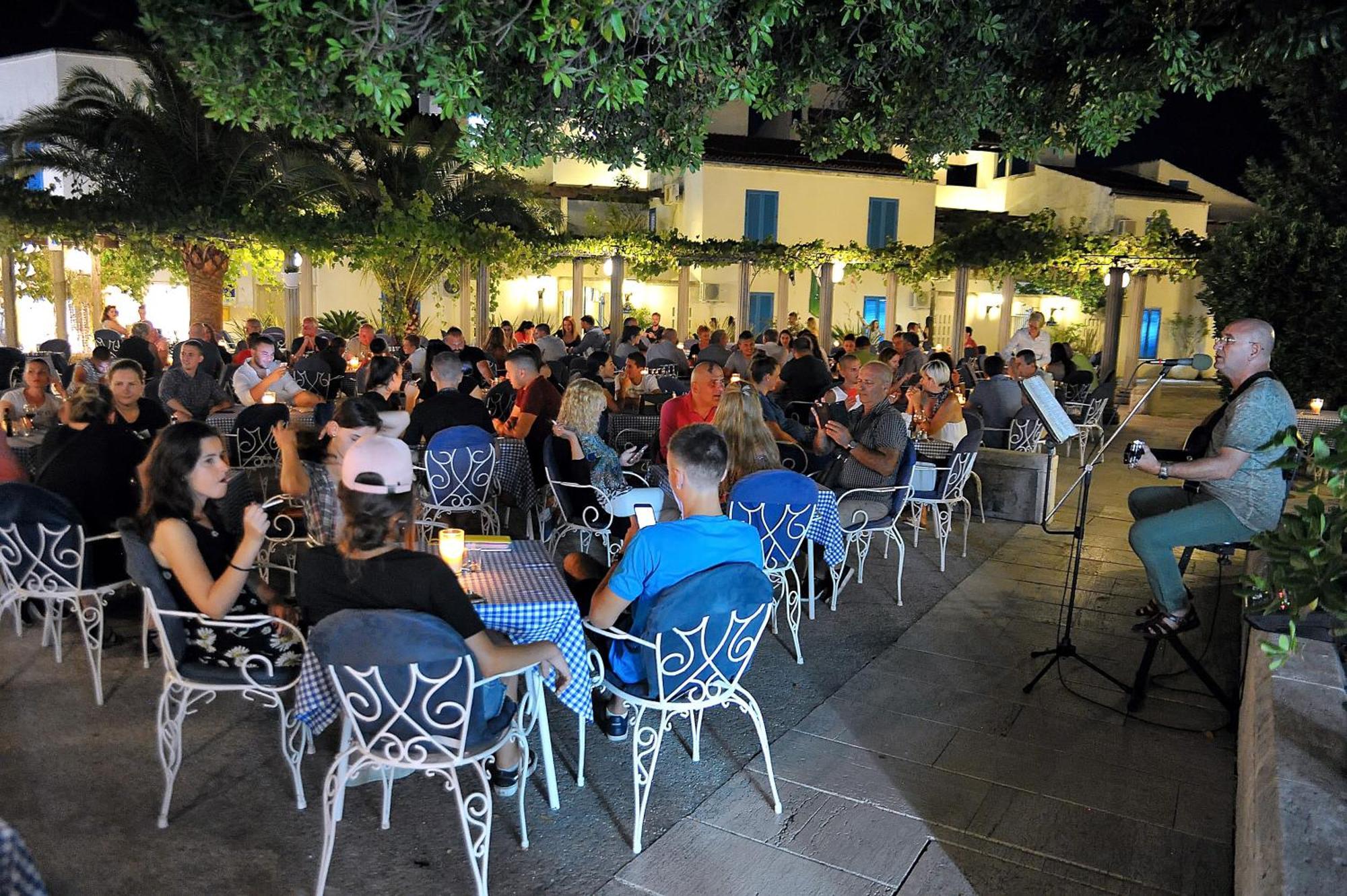 Hotel Slovenska Plaza Standard Budva Exterior foto