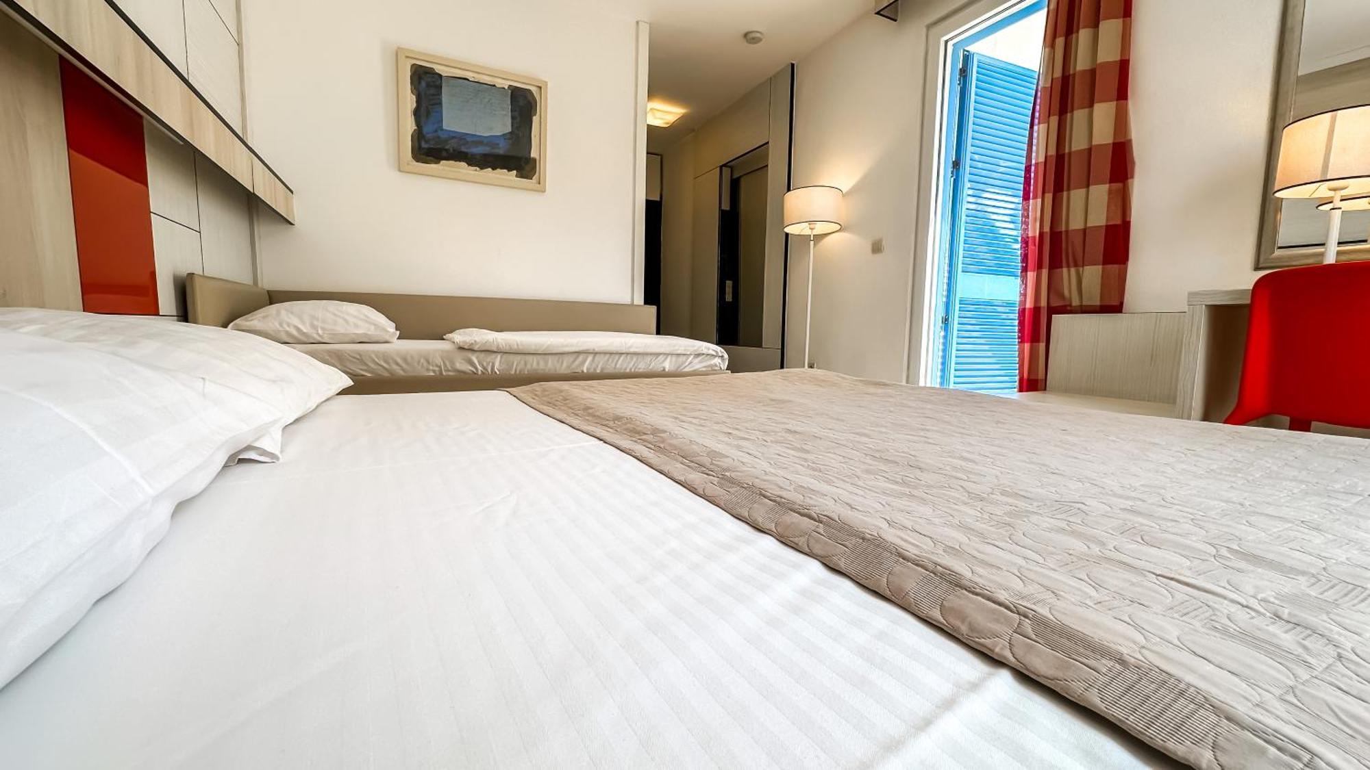 Hotel Slovenska Plaza Standard Budva Exterior foto